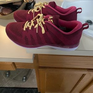 APL tennis shoes men’s 11.5